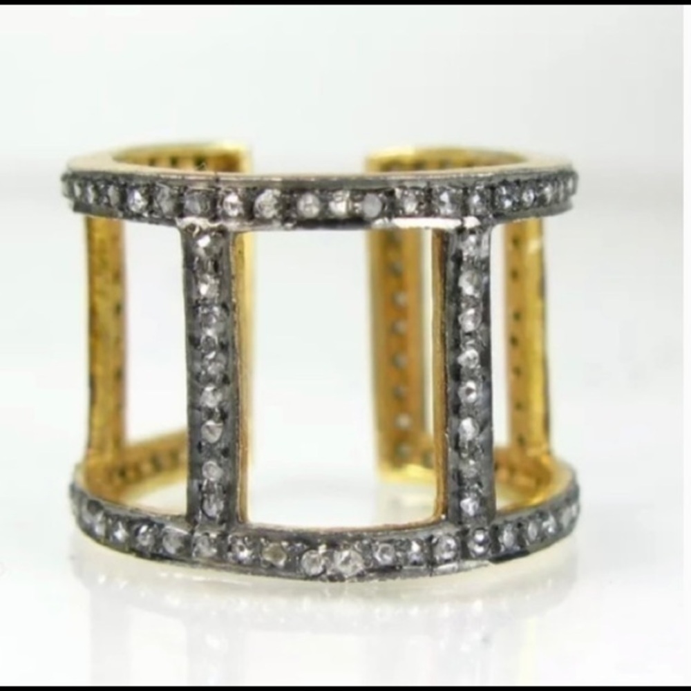 Unique Diamond Ring😵